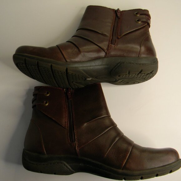 NIB Womens Clarks Christine Tilt Brown Leather Upper Boots Size 8.5M - Picture 5 of 10